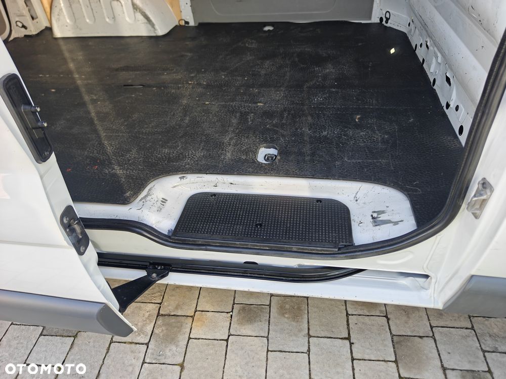 Opel Vivaro - 11
