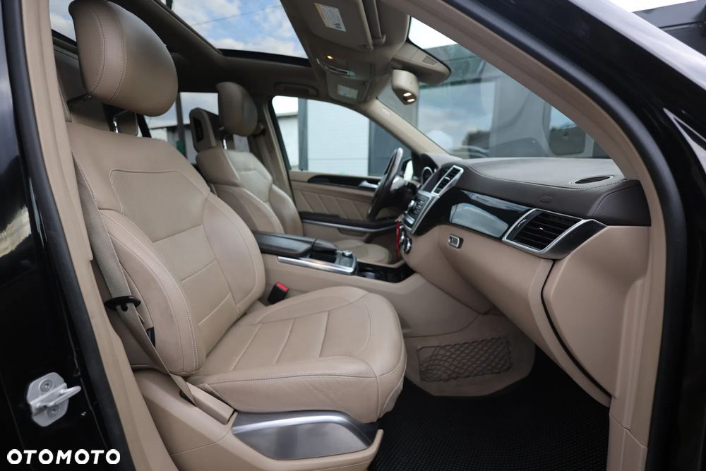 Mercedes-Benz GL 500 4-Matic - 37