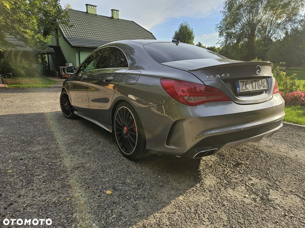 Mercedes-Benz CLA 45 AMG 4-Matic - 5