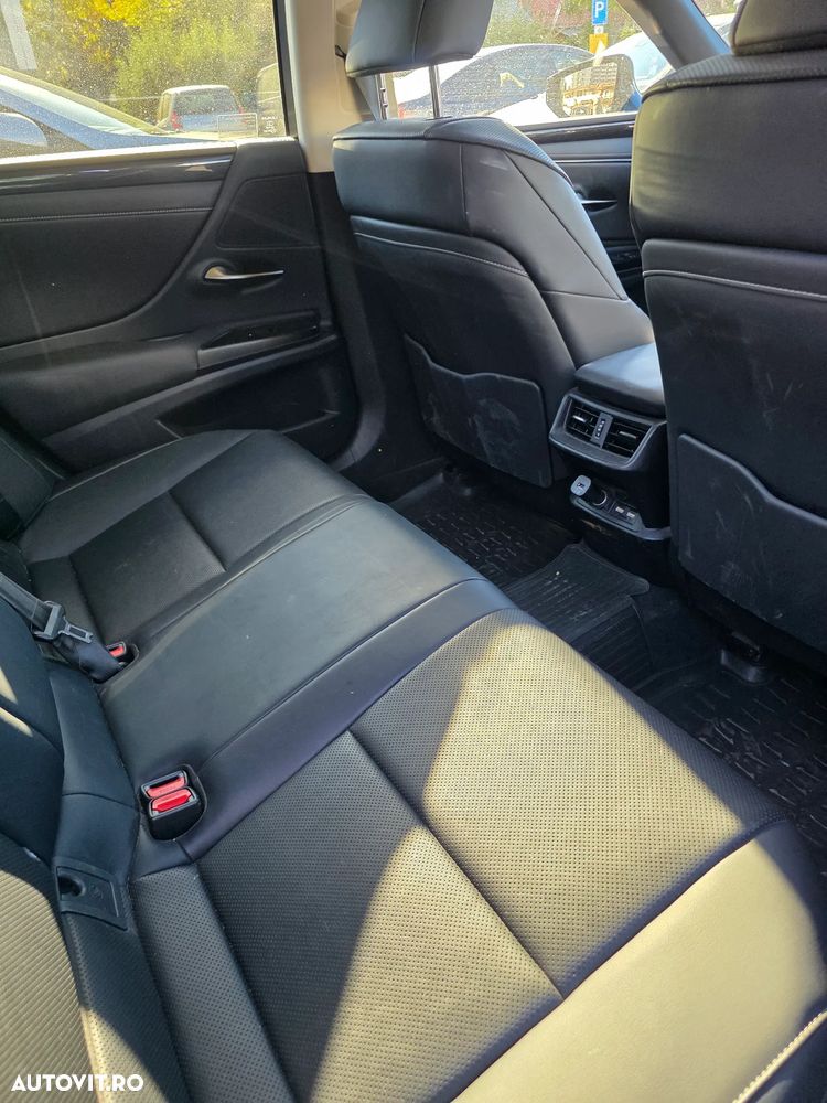 Lexus Seria ES - 8