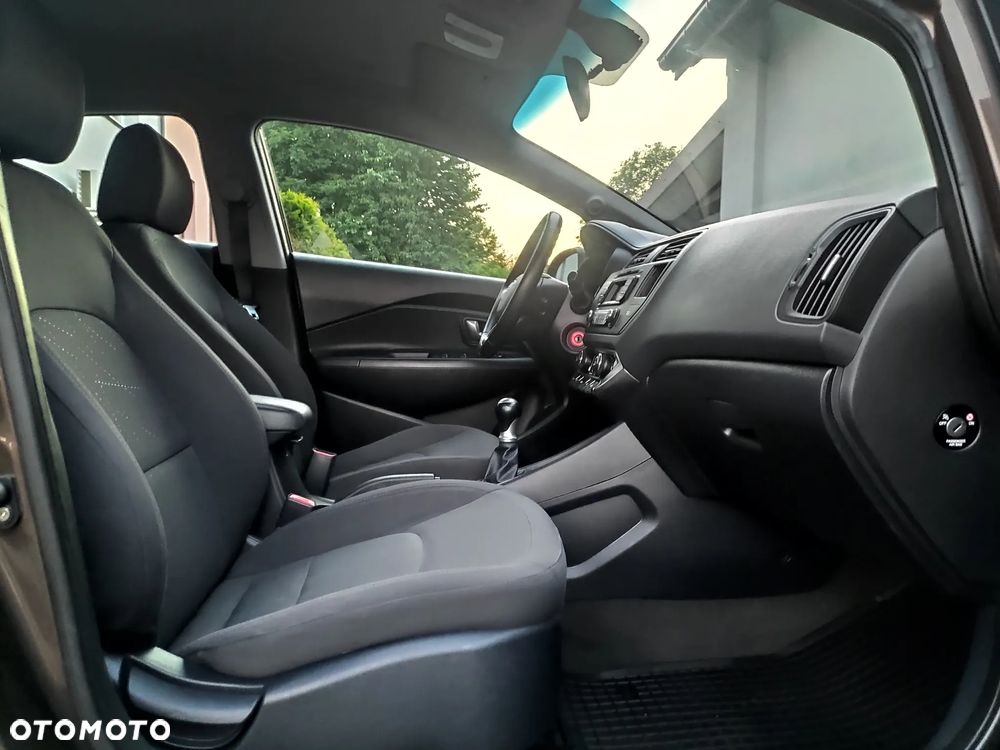 Kia Rio 1.2 Sensation - 9