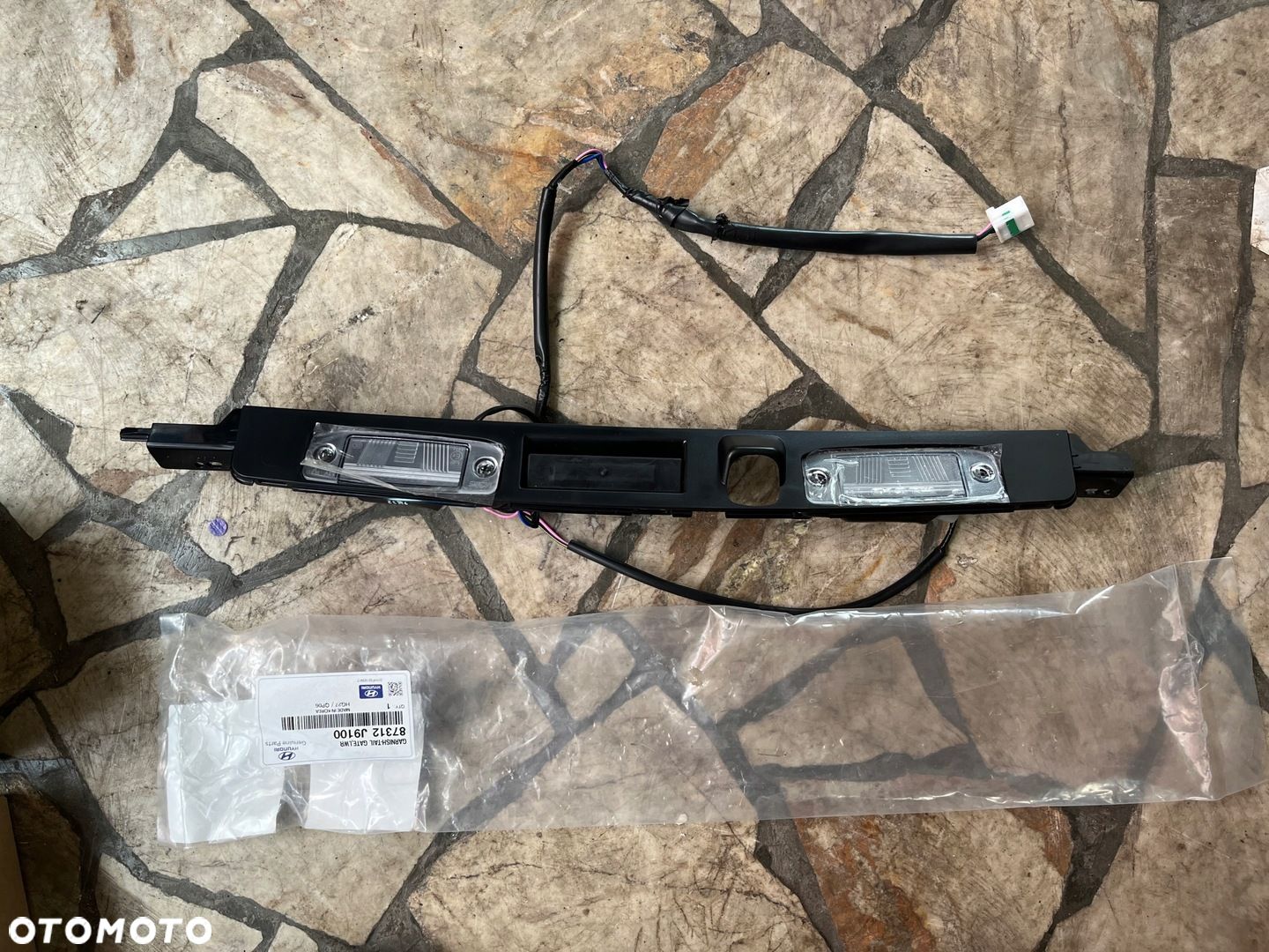 Oświetlenie tablicy KLAPY HYUNDAI KONA nowe OEM - 1