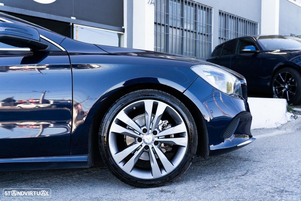 Mercedes-Benz CLA 180 d Shooting Brake Urban - 3