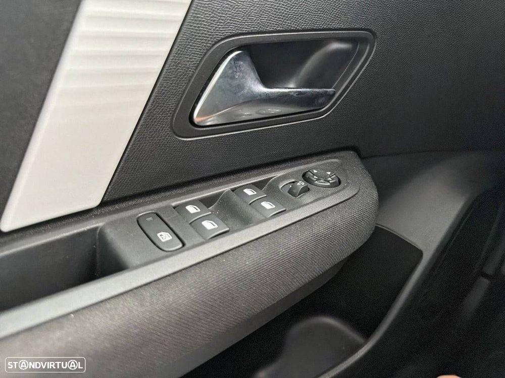 Citroën C4 X 1.2 Hybrid Plus e-DSC6 - 21
