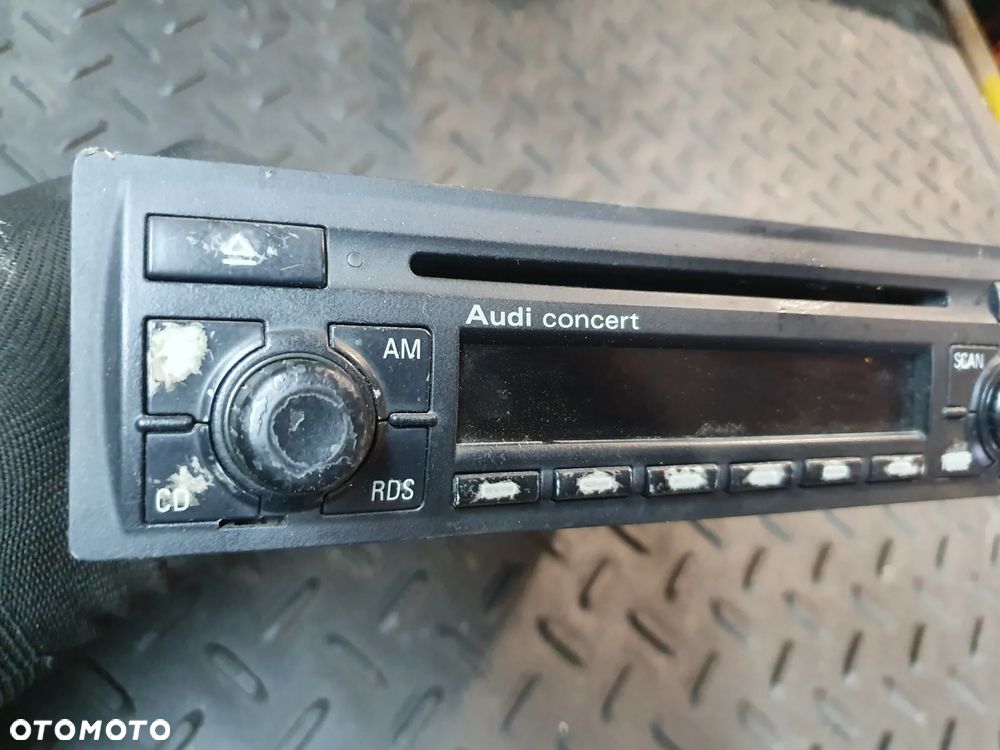 RADIO CONCERT AUDI A6 C5 4B0035186G AUDI CD - 2