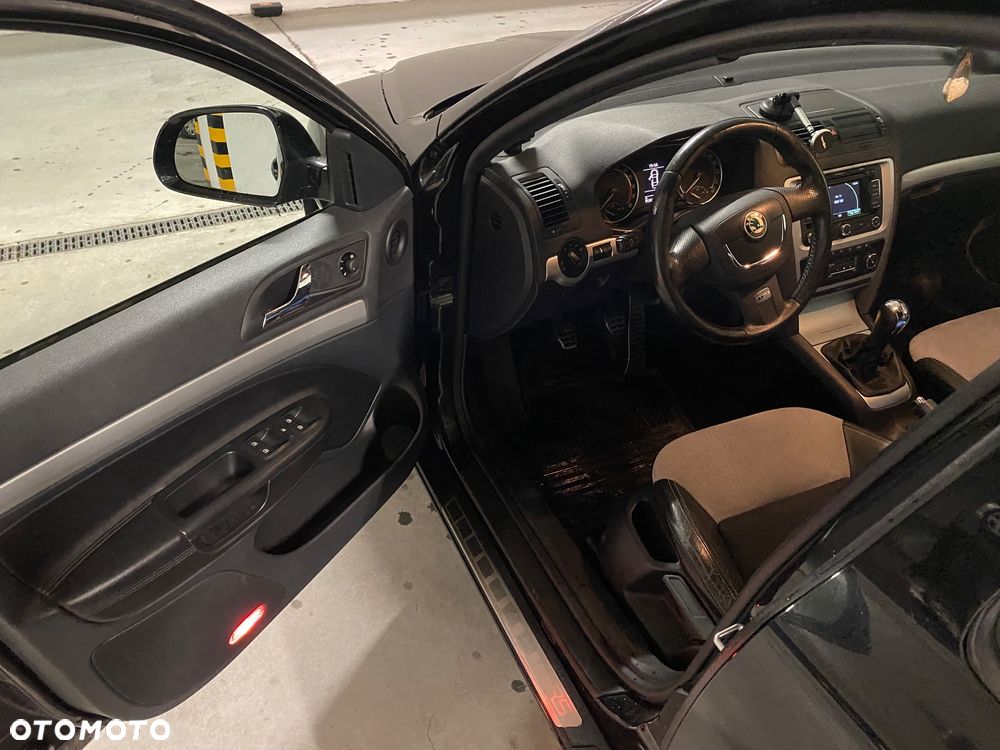Skoda Octavia 2.0 TDI CR DPF RS - 12