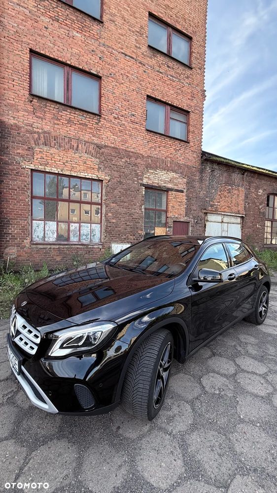 Mercedes-Benz GLA 200 7G-DCT - 3
