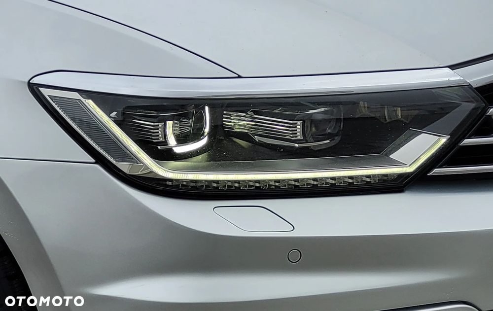 Volkswagen Passat 2.0 TDI (BlueMotion Technology) Highline - 15