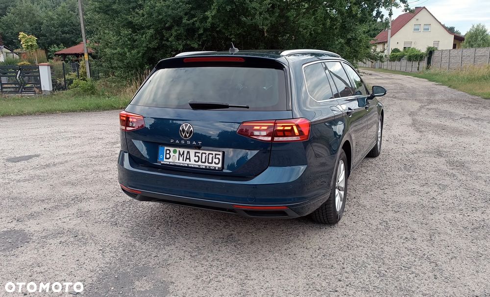 Volkswagen Passat Variant 2.0 TDI SCR DSG Business - 8
