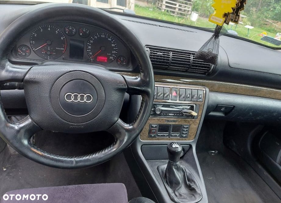 Audi A4 Limousine 2.4 - 3