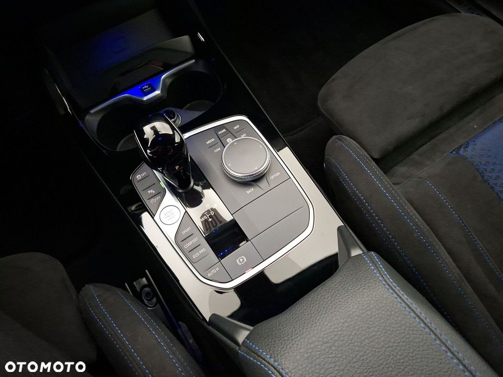 BMW Seria 2 M235i xDrive ColorVision Edition - 17