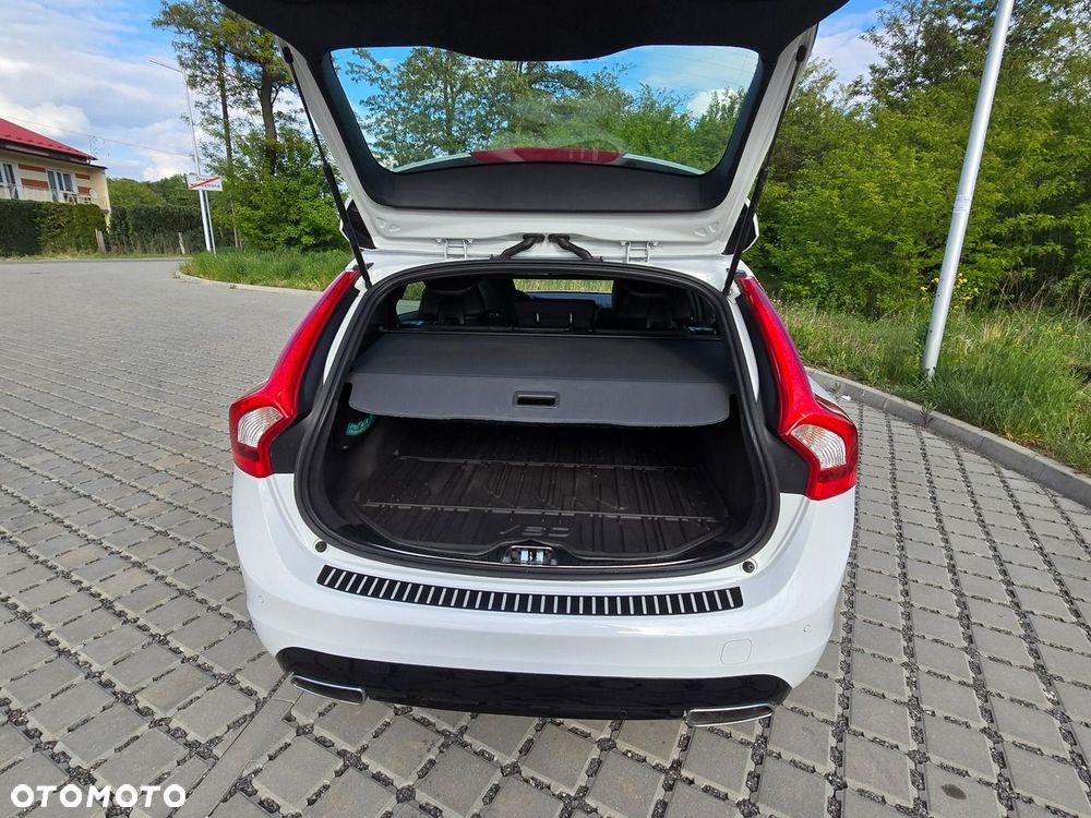Volvo V60 D2 Geartronic Summum - 20
