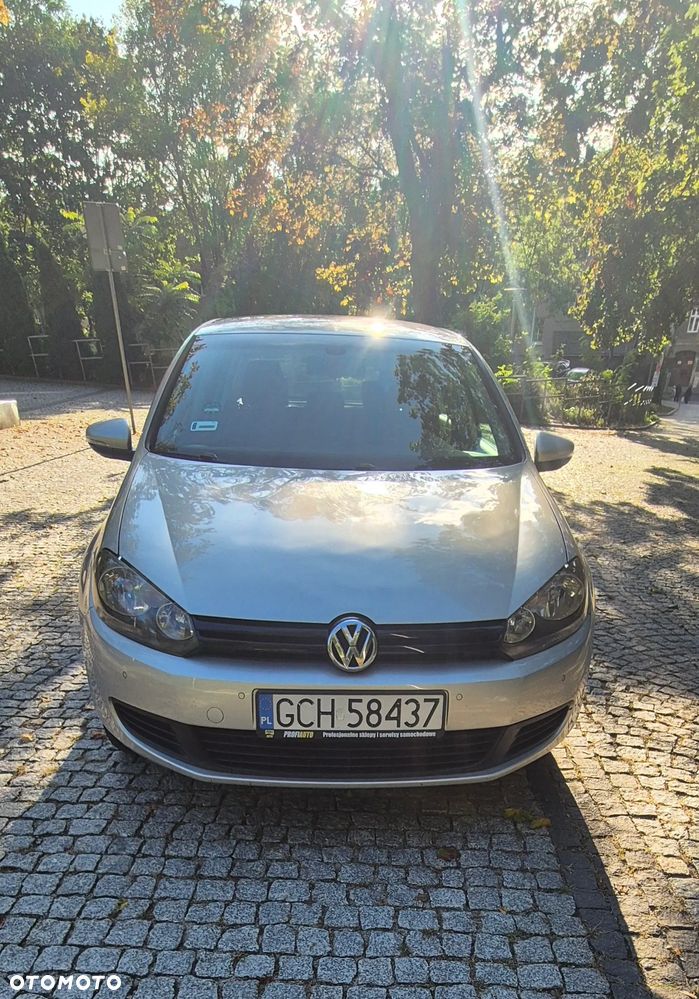 Volkswagen Golf - 1