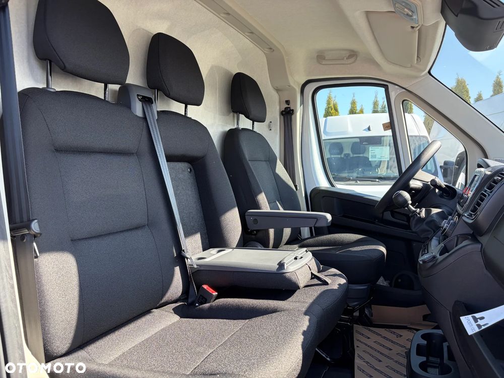 Opel Movano Furgon L4H3 - 11