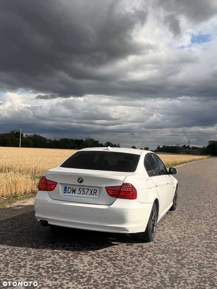 BMW Seria 3 318d - 4