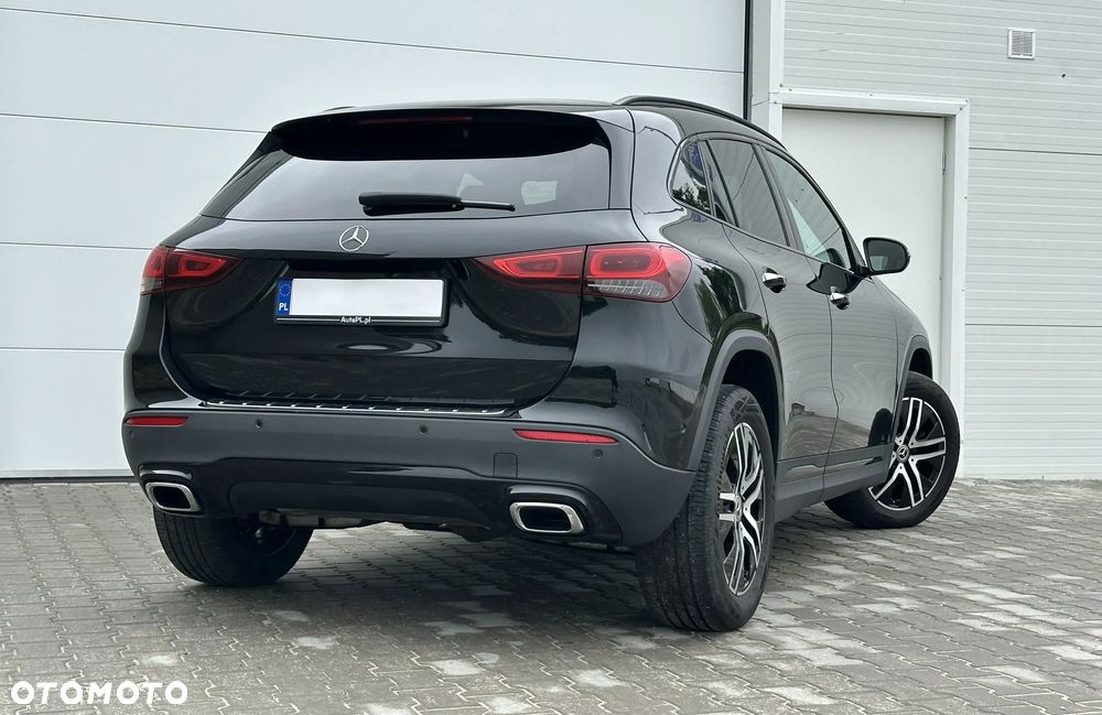 Mercedes-Benz GLA 200 4-Matic Progressive - 3