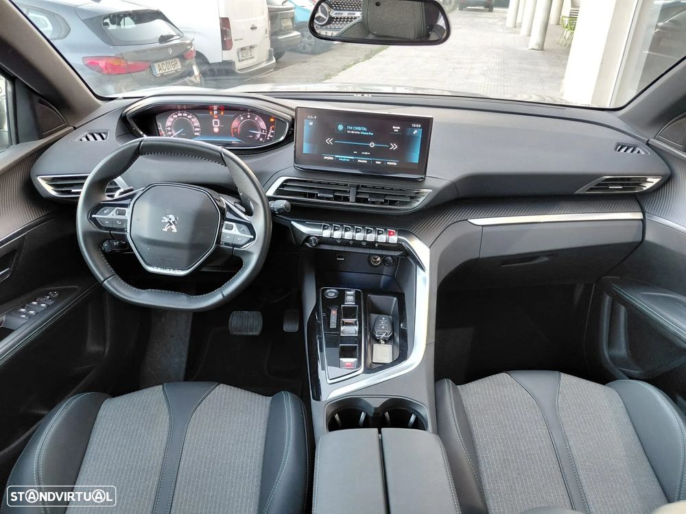 Peugeot 5008 1.2 PureTech Allure Pack EAT8 - 24