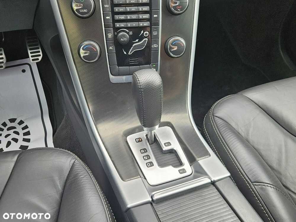 Volvo XC 60 D4 Geartronic RDesign - 15