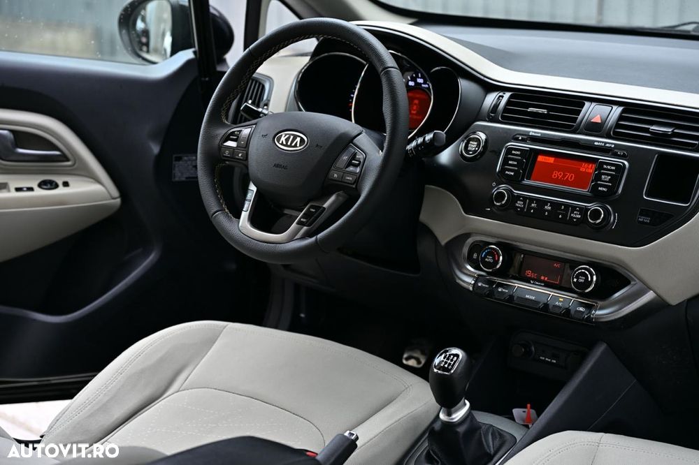 Kia Rio 1.1 CRDI Spirit - 12