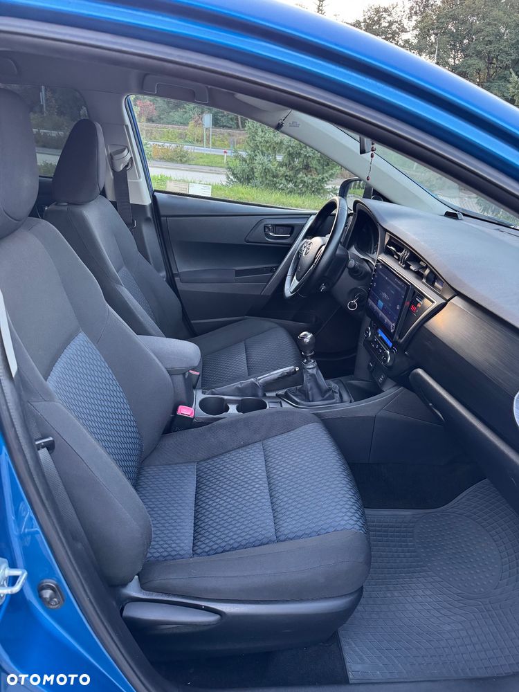 Toyota Auris 1.4 D-4D Premium - 19