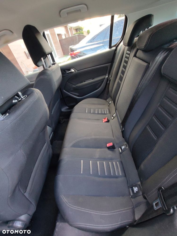 Peugeot 308 125 THP Allure - 8