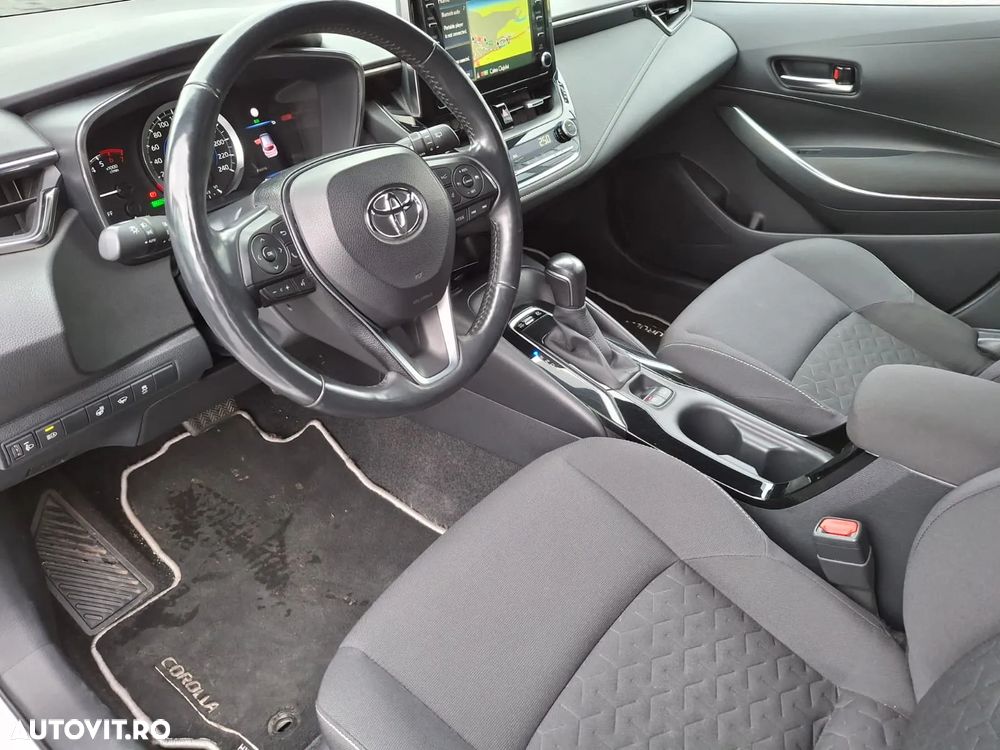 Toyota Corolla 1.8 Hybrid Business Edition - 11