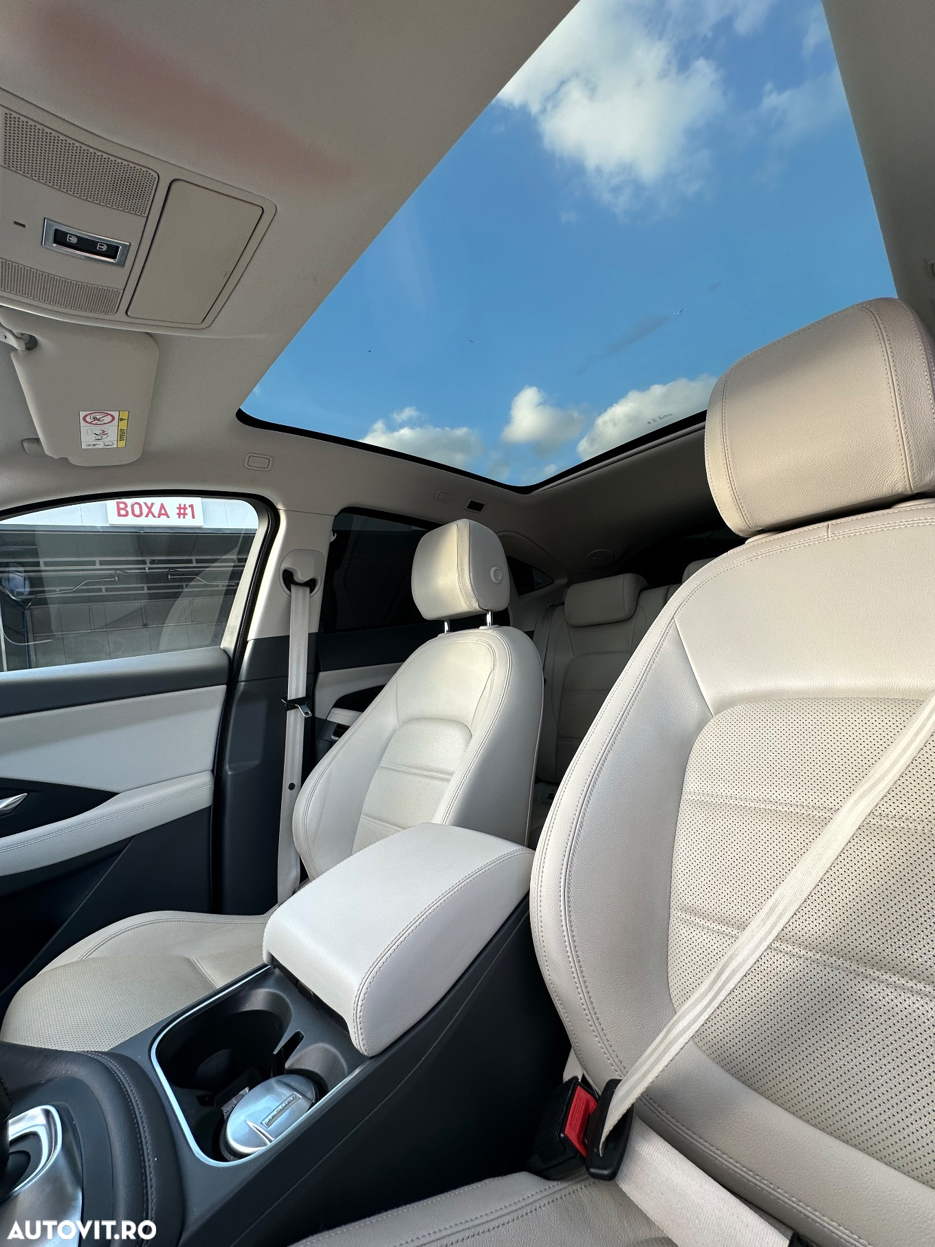 Jaguar E-Pace P250 AWD Base - 6