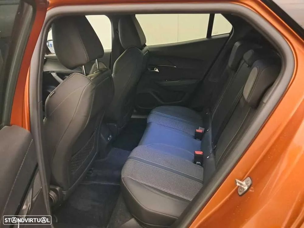 Peugeot 2008 1.2 PureTech GT EAT8 - 7