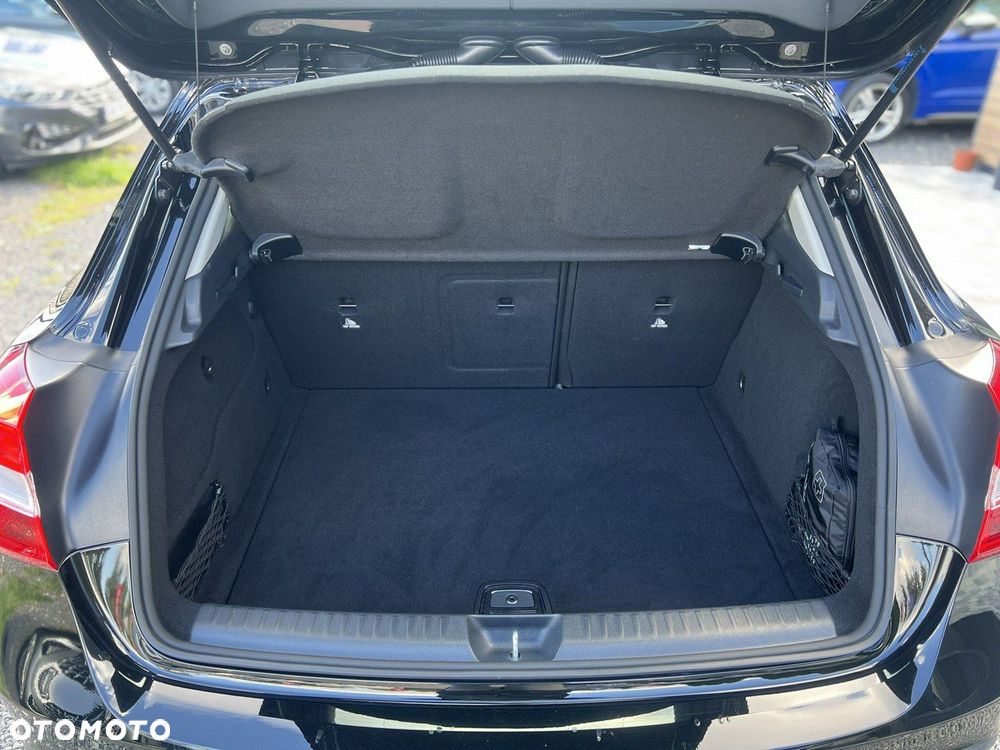 Mercedes-Benz GLA 180 7G-DCT - 37