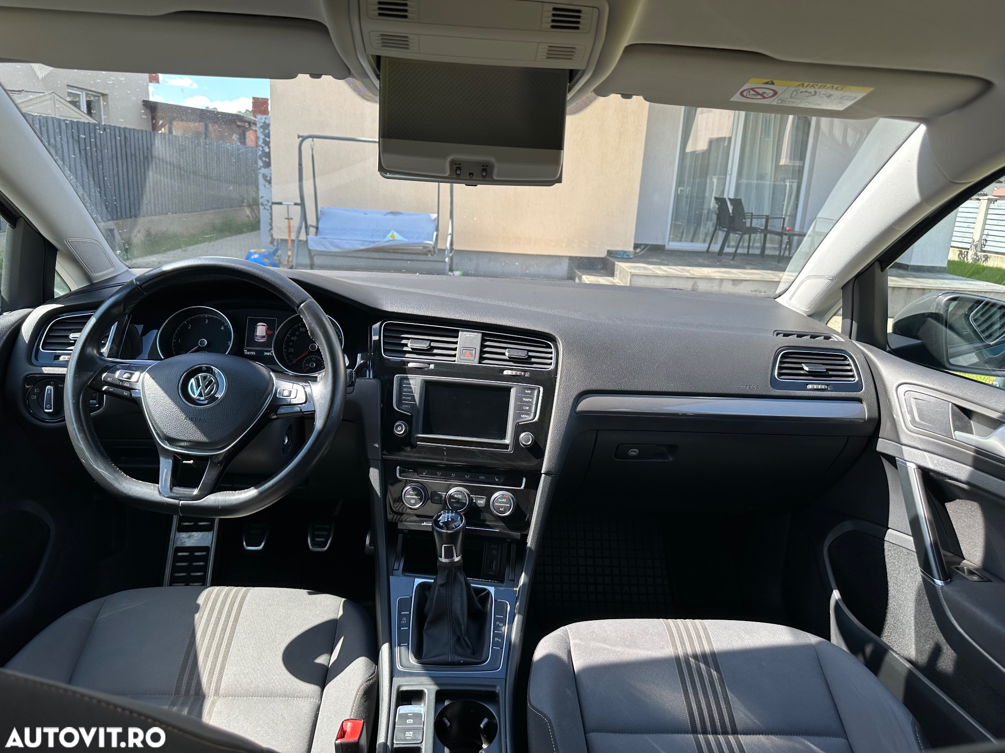 Volkswagen Golf - 10
