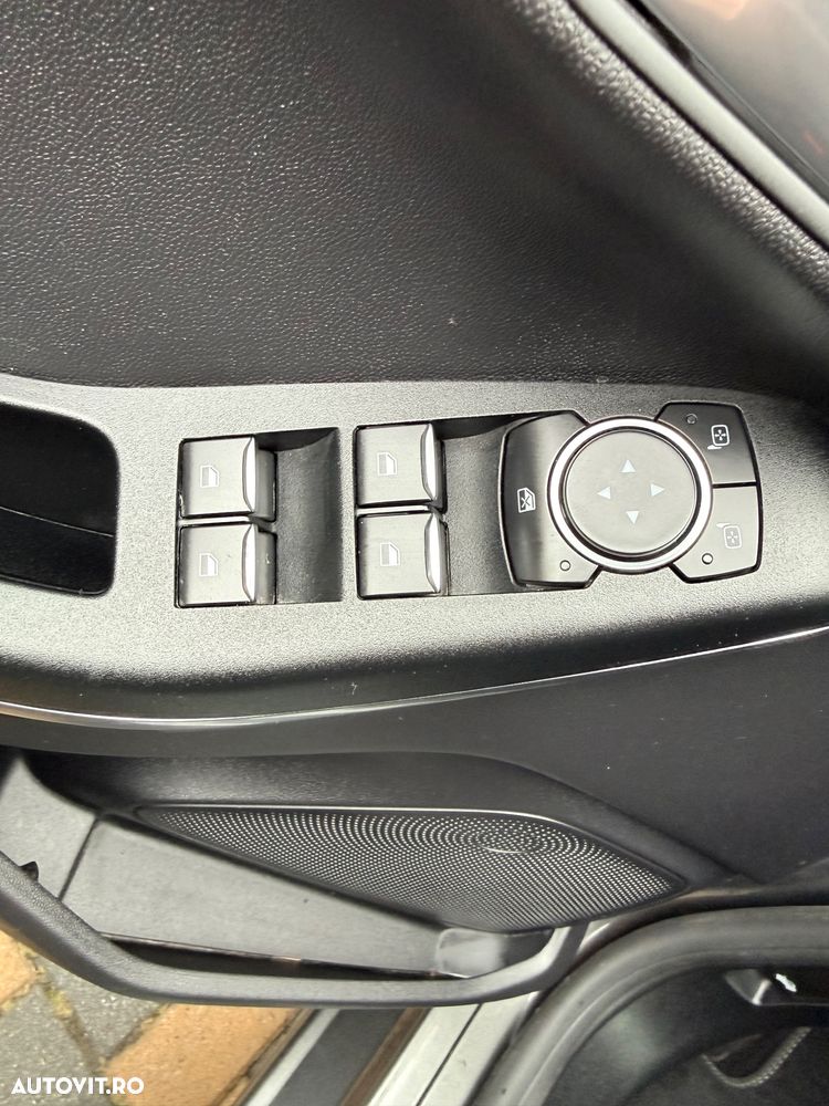 Ford Fiesta 1.0 EcoBoost Hybrid S&S TITANIUM X - 11