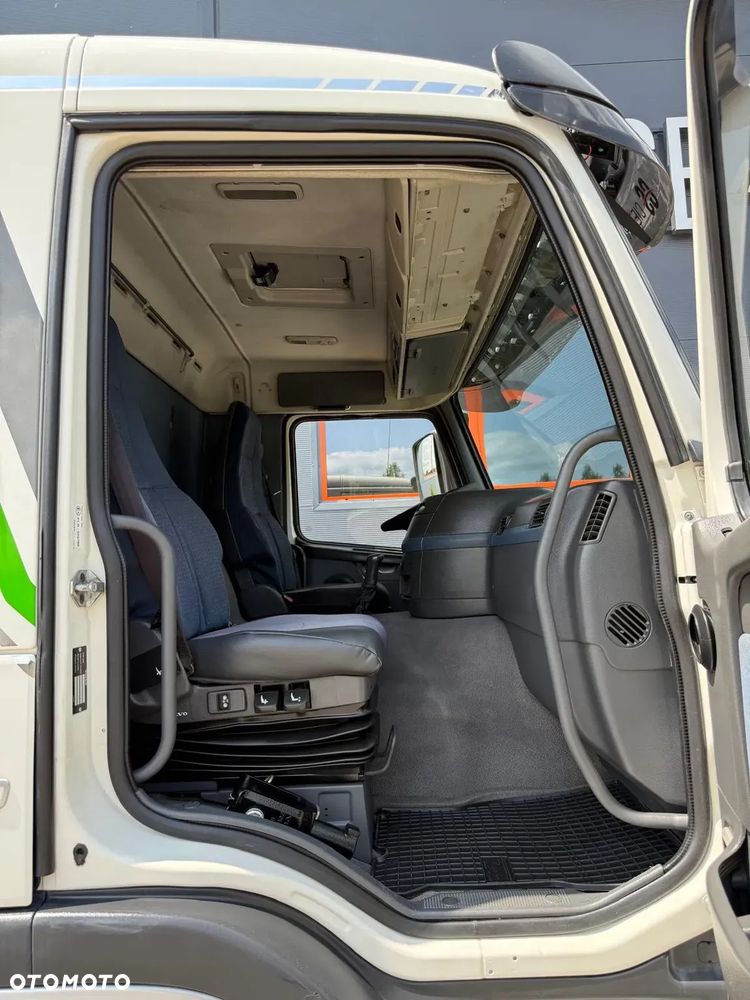 Volvo Volvo FM FL FE 18.260 // wywrotka 3-stronna NOWA ZABUDOWA !!// kipper // E5 // manual - 31