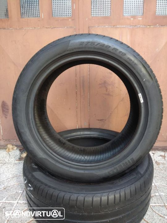 Ref 220 //  2 Pneus 275/40/19´ Pirelli Pzero Runflat 101y c/80% piso - 2