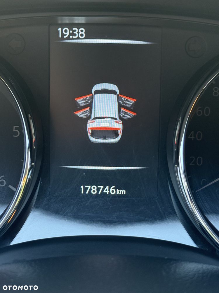 Nissan Qashqai 1.6 DCi Tekna - 10
