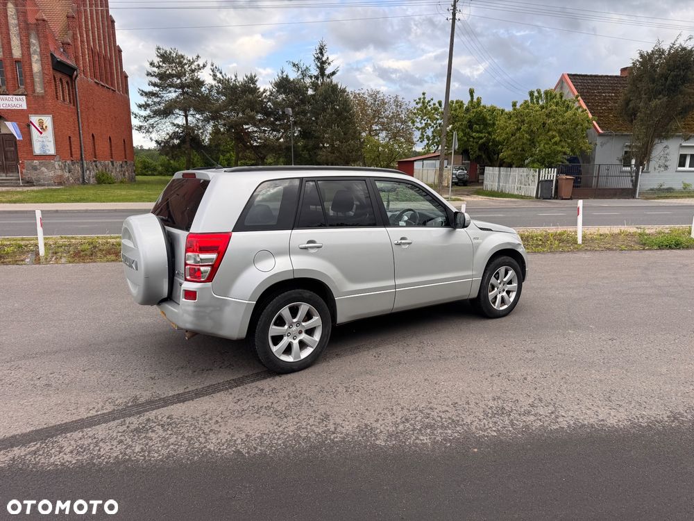 Suzuki Grand Vitara 1.9 DDiS Comfort + DPF Family - 11