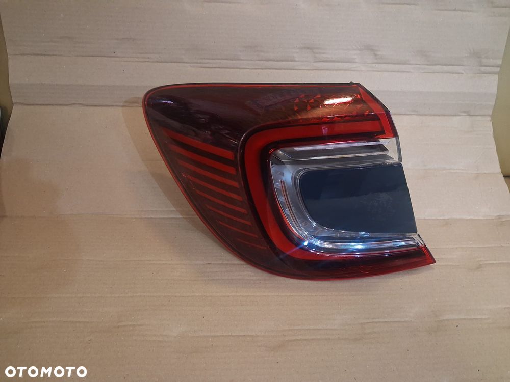 Lampa tył RENAULT CAPTUR II lewa  OE - 2