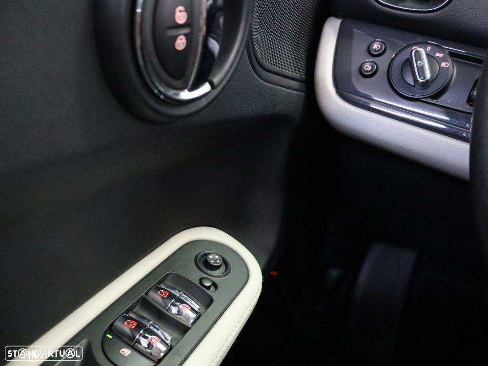 MINI Countryman Cooper D ALL4 Auto - 18
