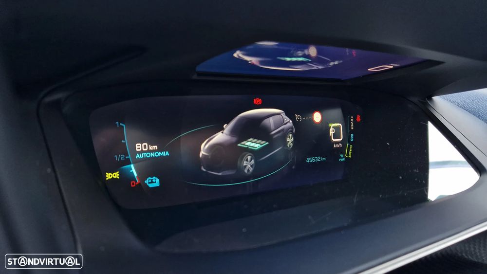 Peugeot e-208 GT - 27