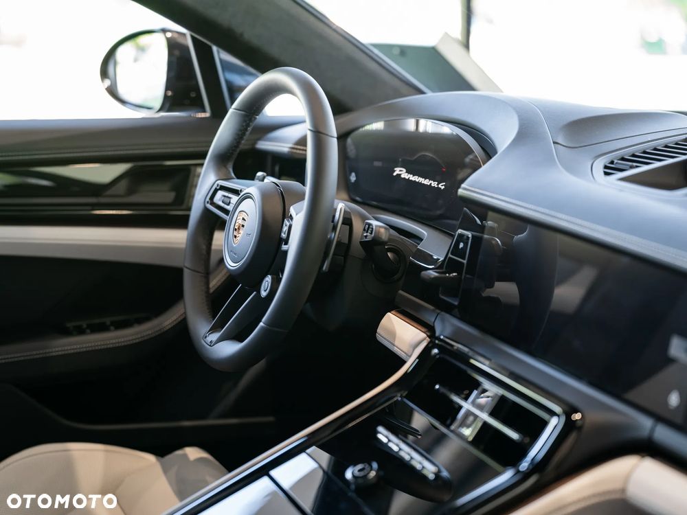 Porsche Panamera 4 E-Hybrid PHEV - 19