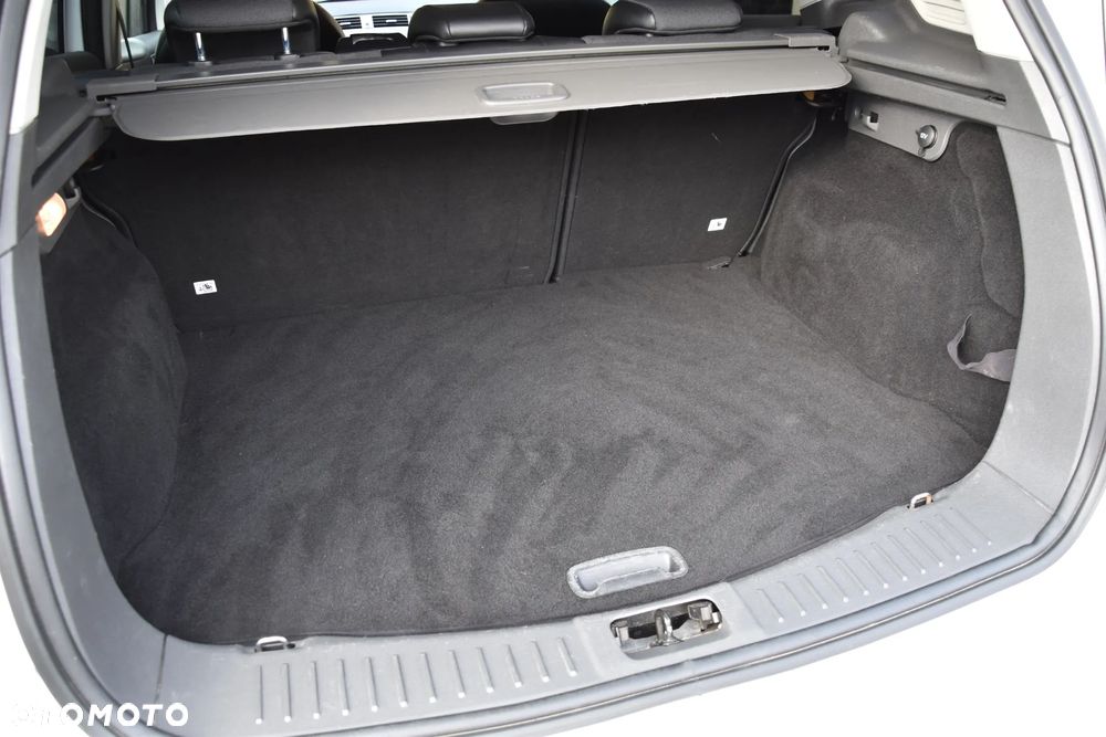 Ford Kuga 2.0 TDCi 4x4 Titanium - 33