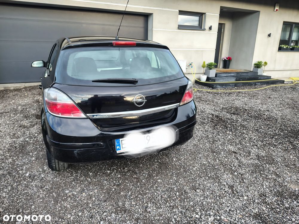 Opel Astra 1.6 Essentia - 4