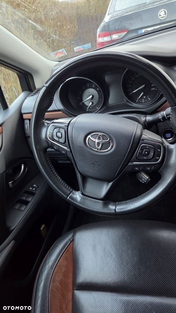 Toyota Avensis 1.8 Premium - 6
