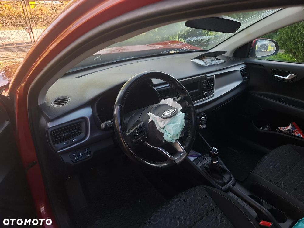 Kia Rio - 9