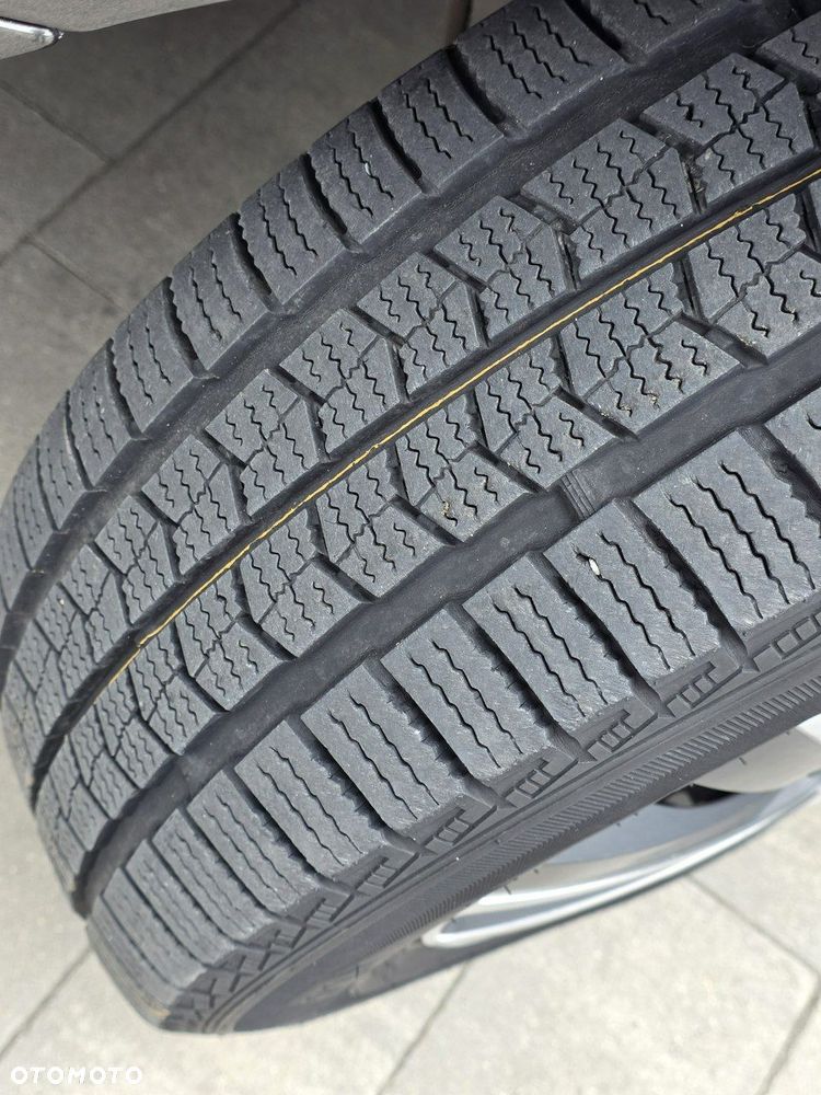 Ford Tourneo Custom - 34