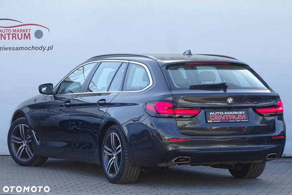 BMW Seria 5 530i Sport Line - 12