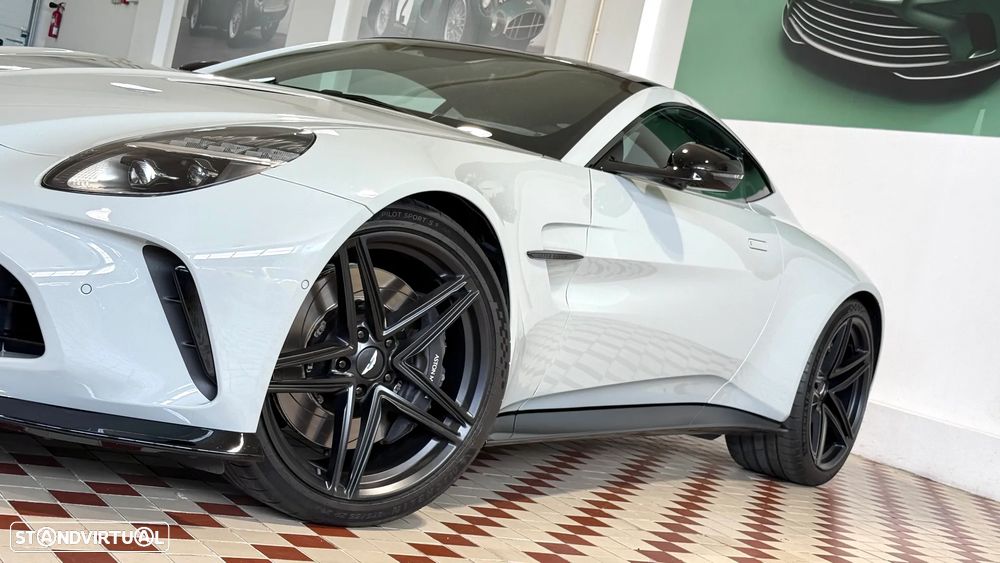 Aston Martin Vantage Coupe V8 - 8