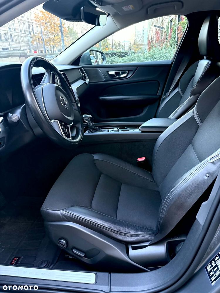 Volvo V60 Cross Country 2019 photo 5