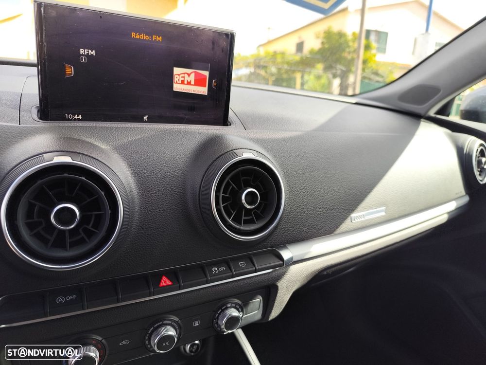 Audi A3 Sportback 30 TDI Design - 17