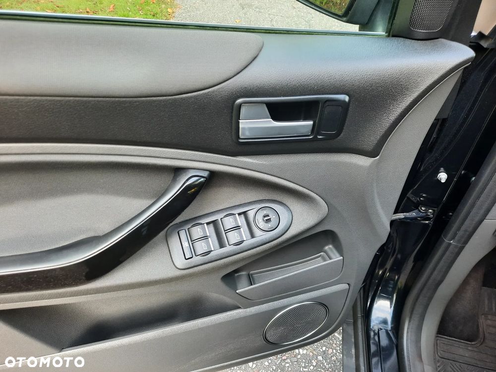 Ford Kuga - 22