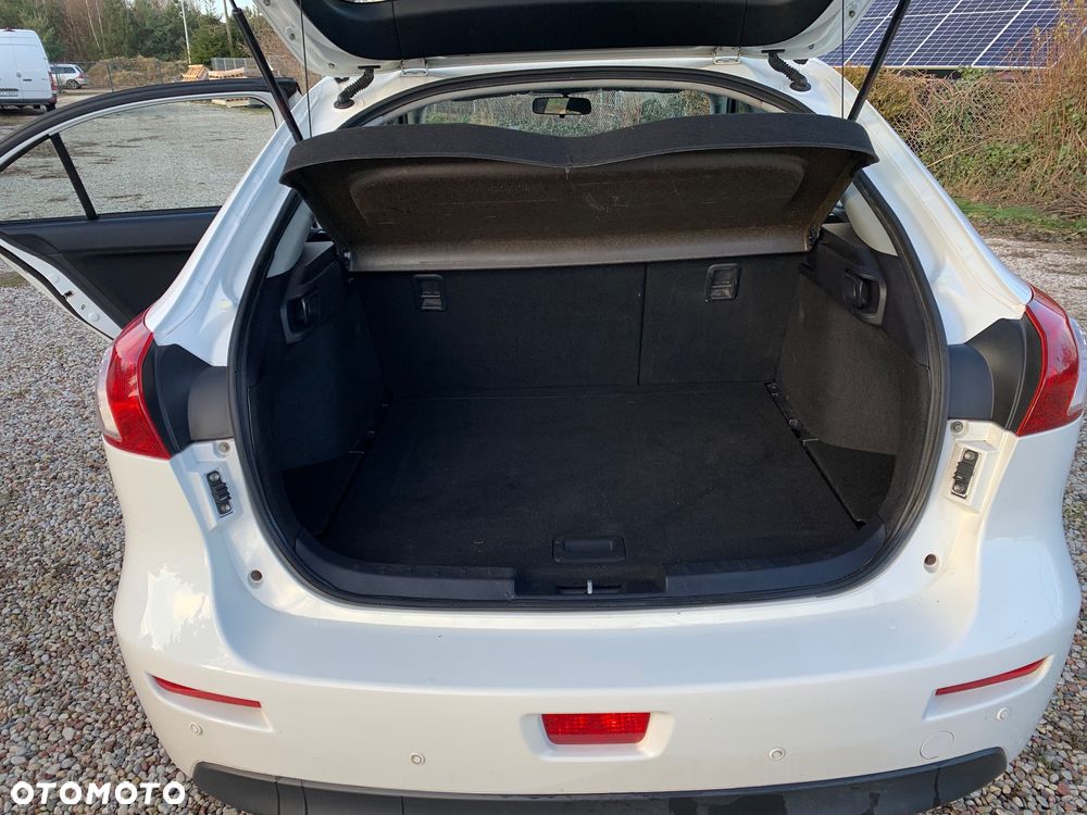 Mitsubishi Lancer 1.5 - 13